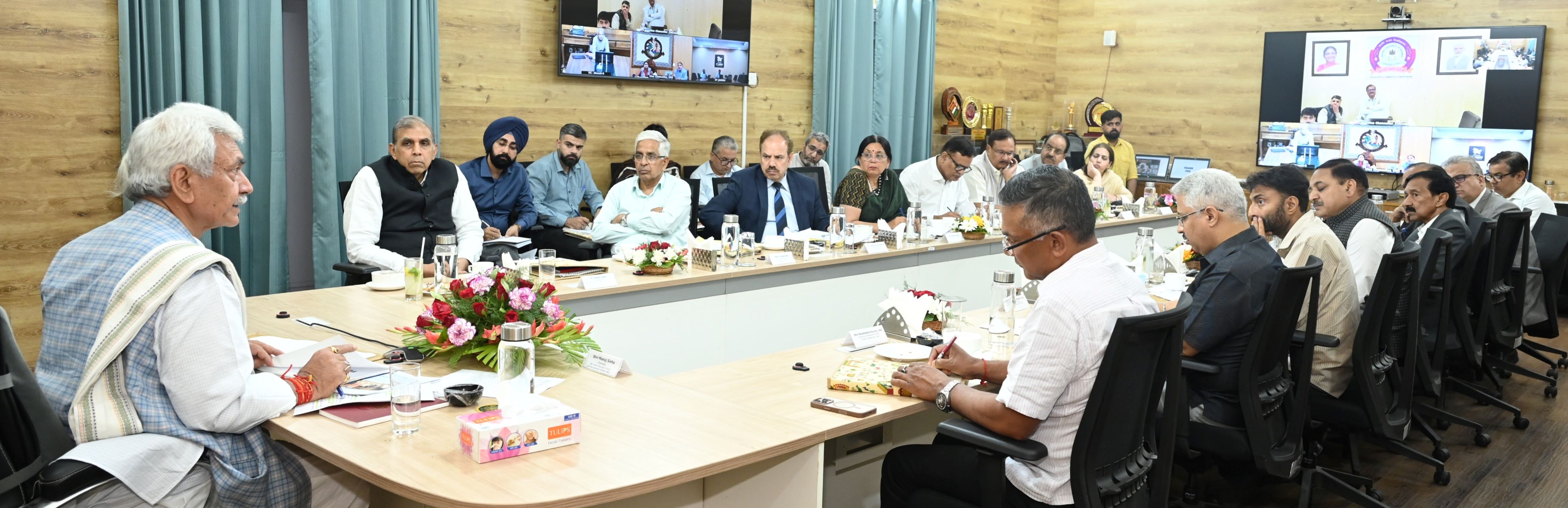 LG chairs J&K Higher Education Council meeting